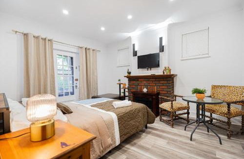 Westmount Apartment | Charme Antique avec Terrasse BBQ