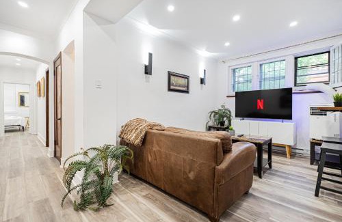 Westmount Apartment | Charme Antique avec Terrasse BBQ
