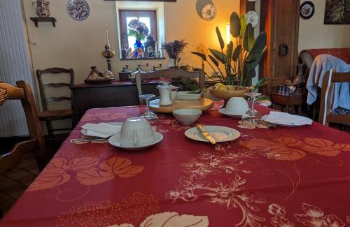 Tavers Bed & Breakfast | Charme au cœur des châteaux : Chambre d'hôtes avec Wifi - FR-1-590-329