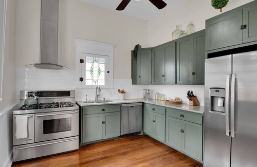 Five Points House | Charmer in Downtown SA. Near River Walk/Alamo!