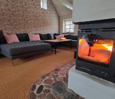 Give Villa | Charmerende stråtag strå hus (med Vildmarksbad)