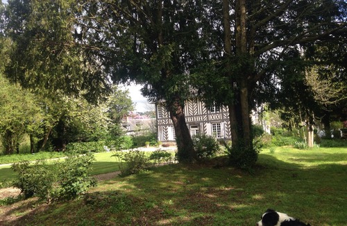 Les Authieux-sur-Calonne House | Charming gîte near Honfleur/Deauville with tennis court. 4 ha. Pets welcome!