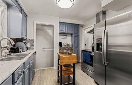 Redford House | Charming 4-bedroom bungalow with WiFi, AC in tranquil Redford Charter Township
