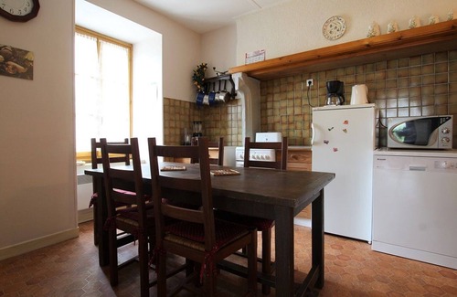 Saint-Didier-sur-Doulon Cottage | Charming Village Cottage with Courtyard, near Lavaudieu & Doulon Church