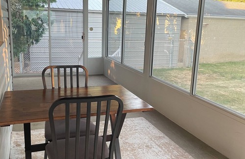 New Philadelphia House | Charming 1-bdrm pet friendly home in New Philadelphia with AC and fenced yard