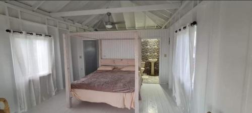 Codrington House | Charming 1-Bed Cottage in Codrington