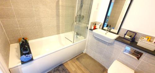 William Morris Apartment | Charming 1 Bed Flat in Trendy Walthamstow