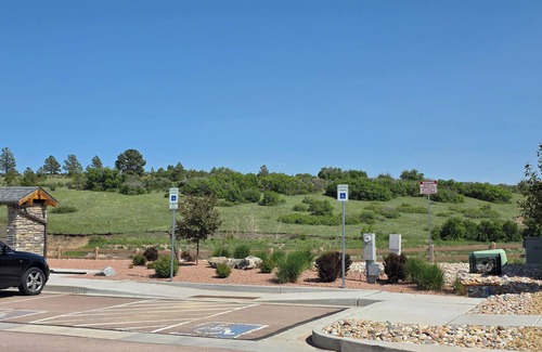 Northgate House | Charming 1-bedroom in marvelous Colorado Springs with WiFi, AC