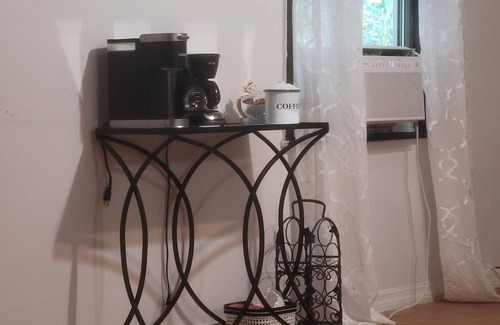 Elfers House | Charming 1-bedroom house with WiFi and AC in fabulous New Port Richey
