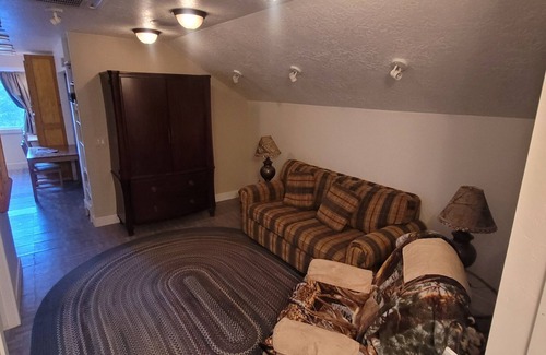 Woodland Hills Apartment | Charming 1-bedroom apartment in Woodland Hills, Utah. 30 day min.