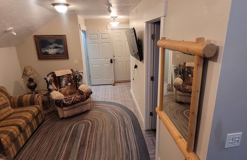 Woodland Hills Apartment | Charming 1-bedroom apartment in Woodland Hills, Utah. 30 day min.
