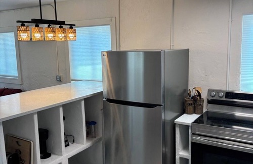 Madeira Beach Apartment | Charming 1-bedroom apartment in enchanting Madeira Beach with WiFi, AC