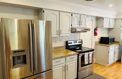 Silver Spring House | Charming 1-bedroom house in Silver Spring with WiFi, AC