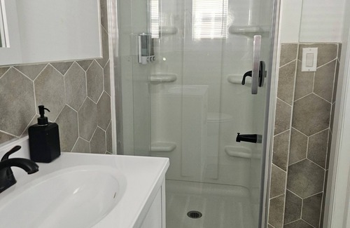 Oceanside House | Charming 1-bedroom 1-bath attached to our house with seperate entrance