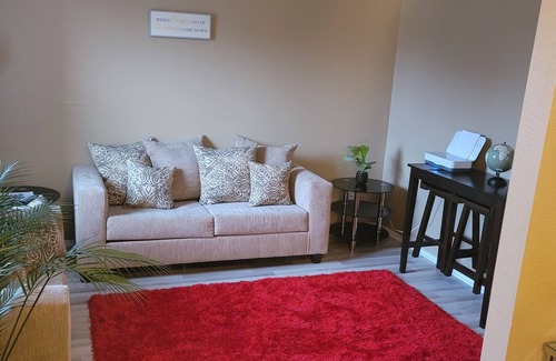 Lancaster House | Charming 1-bedroom 2 queen bed house in fabulous Lancaster with AC, WiFi