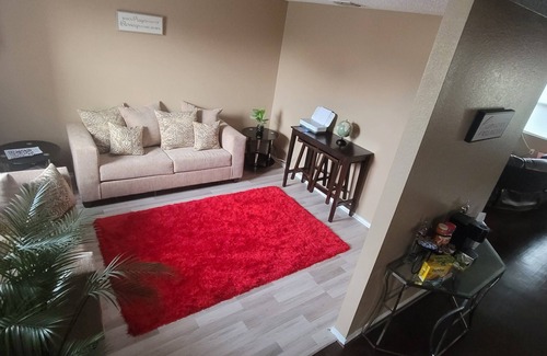 Lancaster House | Charming 1-bedroom 2 queen bed house in fabulous Lancaster with AC, WiFi