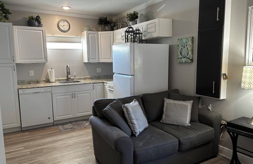 Clearwater House | Charming 1-bedroom apt in home w/private entrace in Clearwater