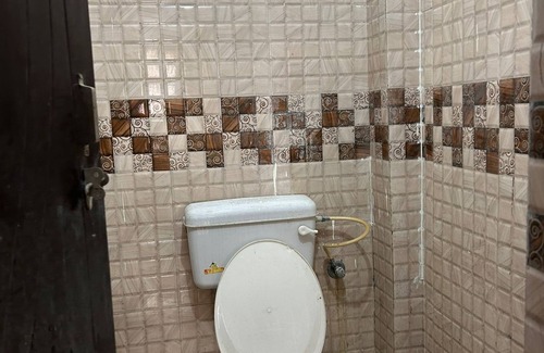 Naini Apartment | Charming 1-bedroom apartment in Rehi Taluka, Naini
