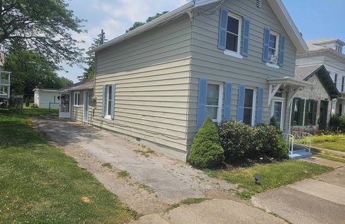 Sandusky Apartment | Charming 1-bedroom apartment in wonderful Sandusky with WiFi, AC