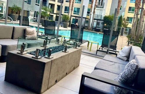 Irvine Business Complex Apartment | Charming 1-bedroom apartment in Irvine with pool, fitness room, close to shops.