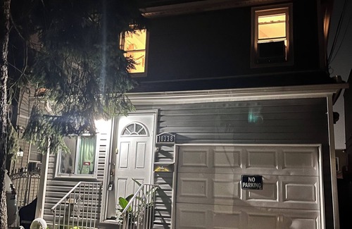 Queens Apartment | Charming 1-bedroom apartment in Queens with WiFi and AC