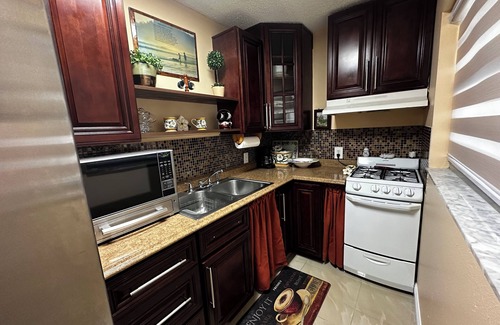 Tampa Apartment | Charming 1-bedroom apartment with AC and WiFi in Tampa. Sleep up to 5 people.