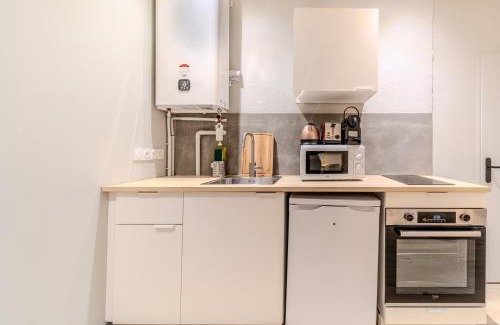 Part Dieu - Bir Hakeim Apartment | Charming 1-Bedroom Apartment Across from Halles Paul Bocuse & Part-Dieu