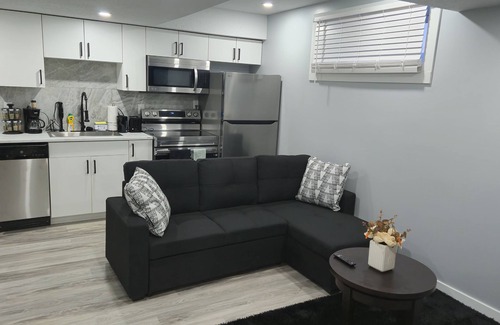 Saskatoon House | Charming 1-bedroom basement in wonderful Saskatoon with PS5 etc