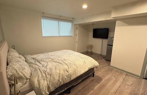 Norcross Bed & Breakfast | Charming 1-bedroom Bed and Breakfast with WiFi and AC in lovely Norcross