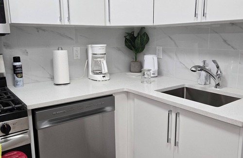 West Edmonton House | Charming 1-bedroom building in lovely Edmonton with WiFi, AC