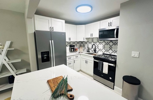 Clearwater Condo | Charming 1-bedroom condo in Beautiful Clearwater with AC, Pool, WiFi