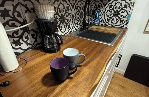 Sparta Cabin | Charming 1-bedroom cabin in delightful Sparta with AC