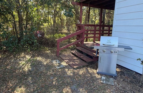 Dunnellon Cottage | Charming 1-bedroom cottage with saltwater pool and AC in Dunnellon
