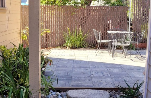 Grand Lake Cottage | Charming 1-bedroom cottage with WiFi and AC in tranquil Oakland