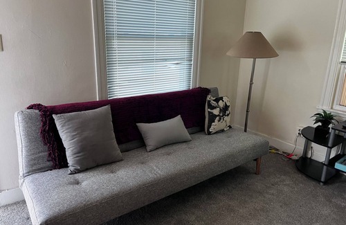 Oakland Cottage | Charming 1-bedroom cottage in Oakland with WiFi, AC