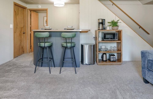 Ashland House | Charming 1-bedroom garden level suite in small town Ashland