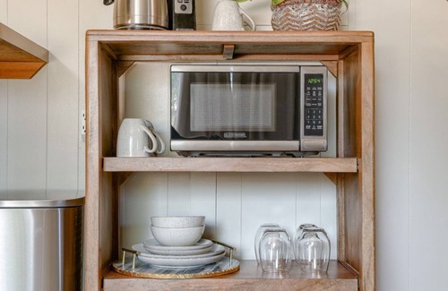 Ashland House | Charming 1-bedroom garden level suite in small town Ashland