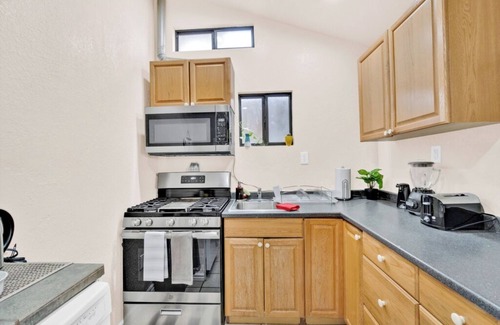 El Paso House | Charming 1-Bedroom Guesthouse WESTSIDE EL PASO