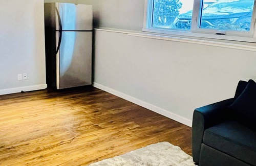 Lethbridge House | Charming 1-bedroom house with WiFi, AC in pleasant Lethbridge