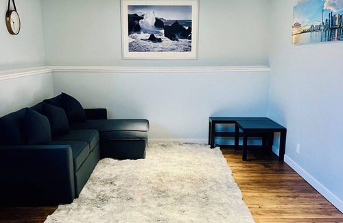 Lethbridge House | Charming 1-bedroom house with WiFi, AC in pleasant Lethbridge