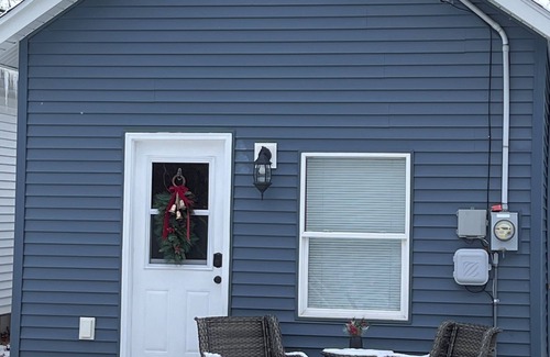 Charlotte House | Charming 1-bedroom house in beautiful Charlotte with AC, WiFi