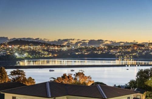 Orakei House | Charming 1-Bedroom Home in Prestigious Orakei