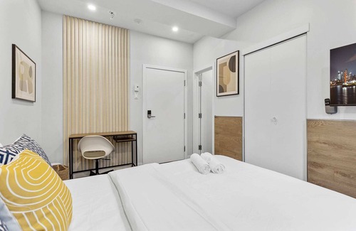 Quartier des Spectacles Hotel | Charming 1 bedroom Hotel in Montreal- AAA LOCATION
