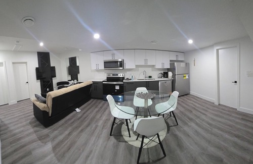 Northeast Edmonton House | Charming 1-bedroom house with WiFi and AC in enchanting Edmonton