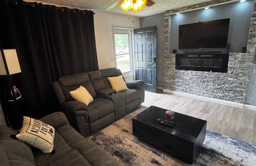 Richmond House | Charming 1-bedroom house with WiFi and AC in serene Richmond
