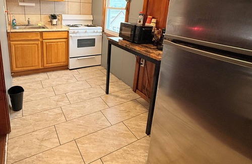 Alden Manor House | Charming 1-bedroom house with WiFi, AC in wonderful Elmont