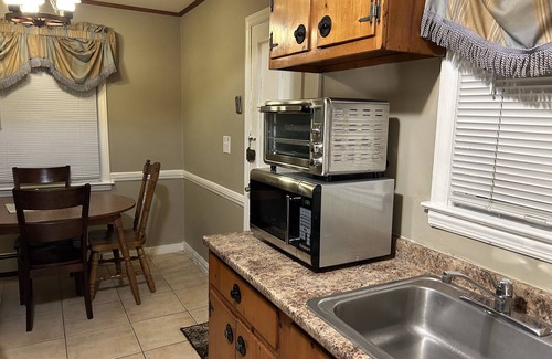 Elmont House | Charming 1-bedroom house with WiFi, AC in pleasant Elmont