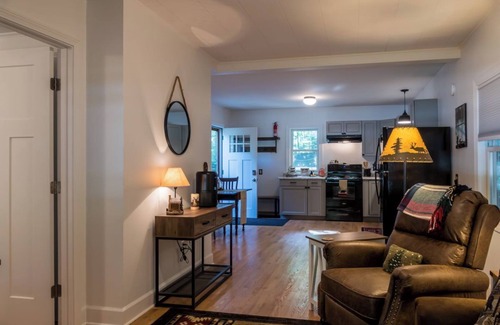 Pownal House | Charming 1-bedroom house with AC and WiFi in Pleasant Pownal