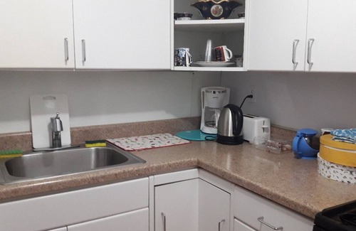 Queens House | Charming 1-bedroom house in Queens with AC
