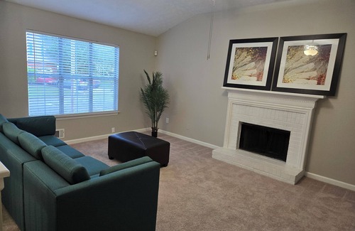 Clarkdale House | Charming 1-bedroom in house with host in Marietta with shared bath for 2 rooms